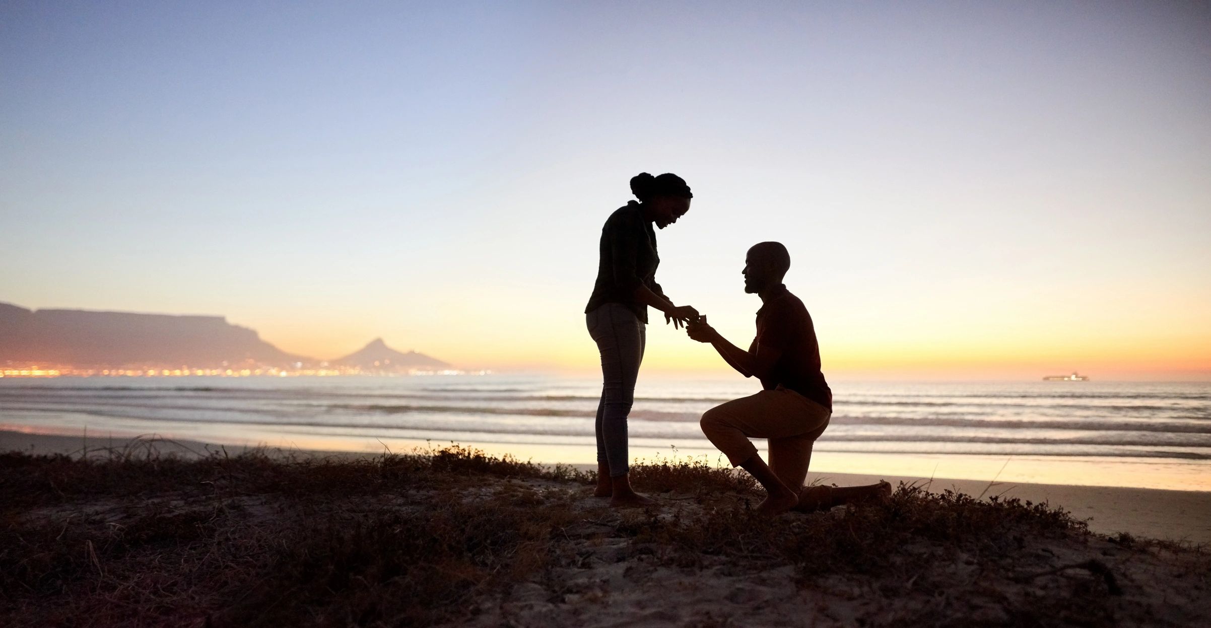 Sunset prenup photography, golden hour couple